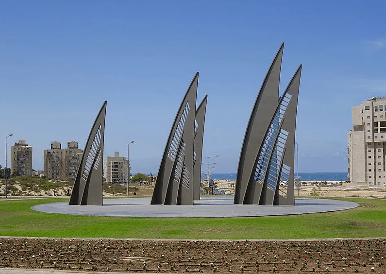 real estate appraiser in ashdod - the marine entry square